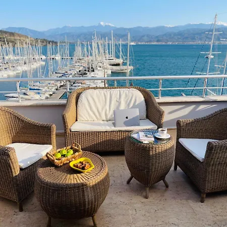 Apartament Akvaryum Icinde Teras Manzarali Dublex Daire Fethiye