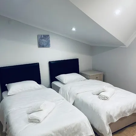 Apartament Akvaryum Icinde Teras Manzarali Dublex Daire *