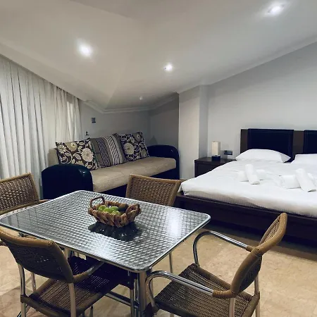Akvaryum İçınde Teras Manzarali Dublex Daıre Appartement