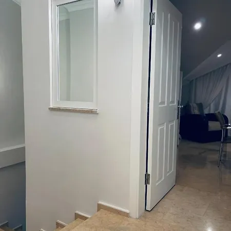 Akvaryum Icinde Teras Manzarali Dublex Daire Apartmán